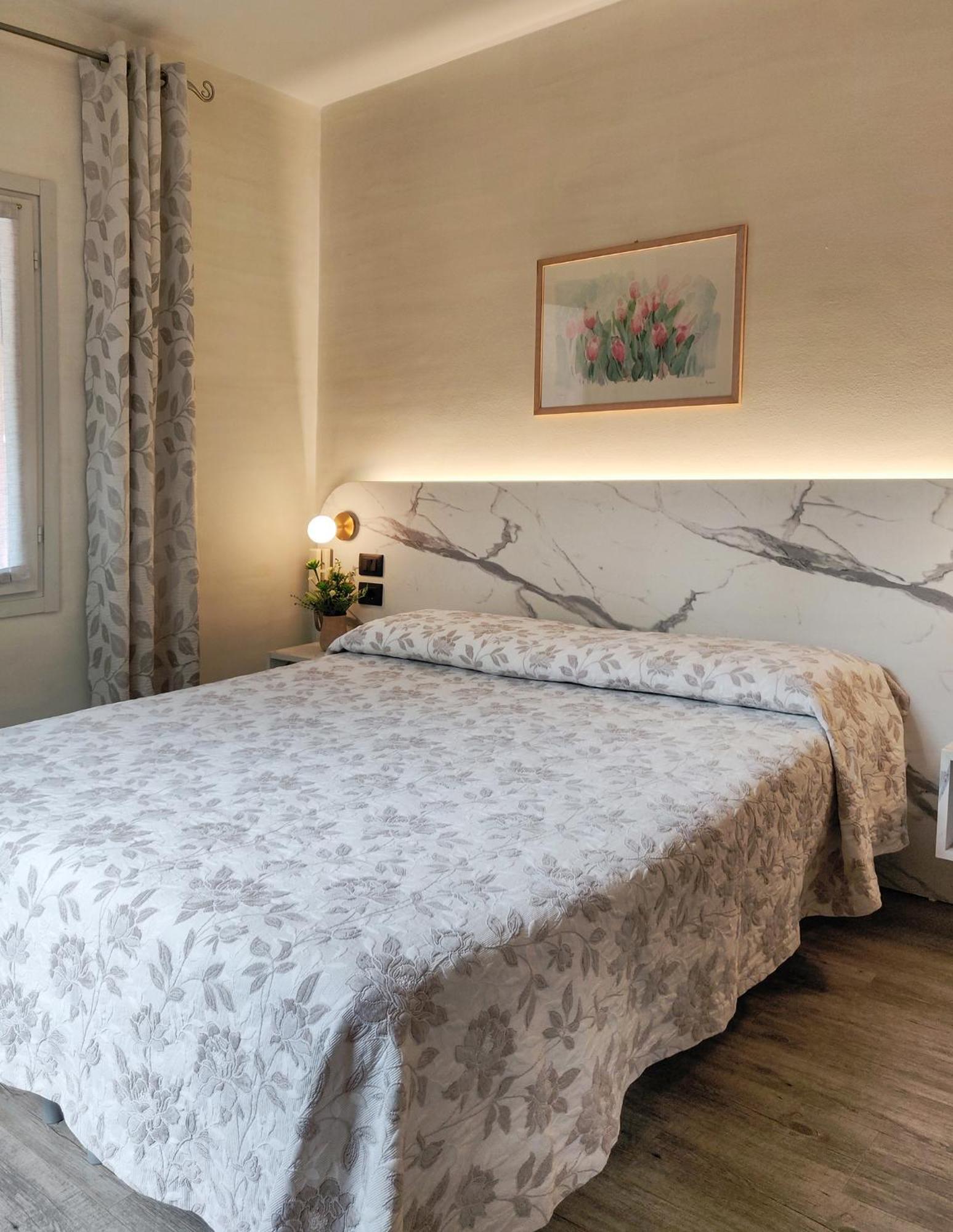 Hotel Castello S. Antonio Lazise Bagian luar foto