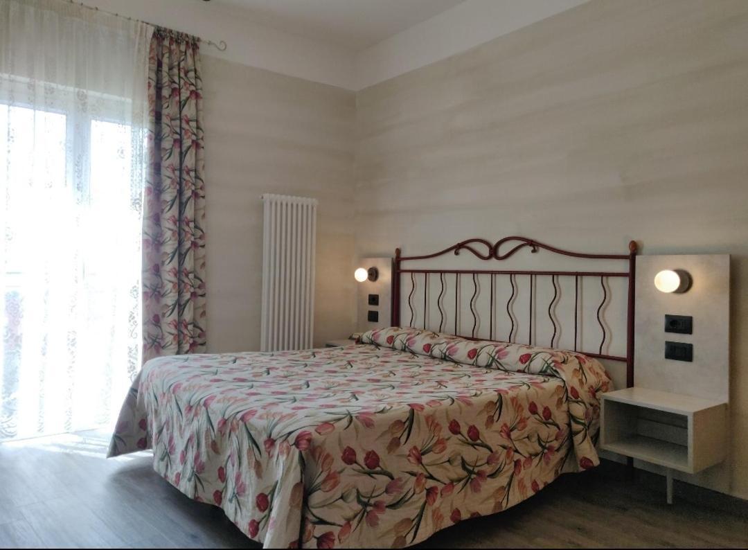 Hotel Castello S. Antonio Lazise Bagian luar foto